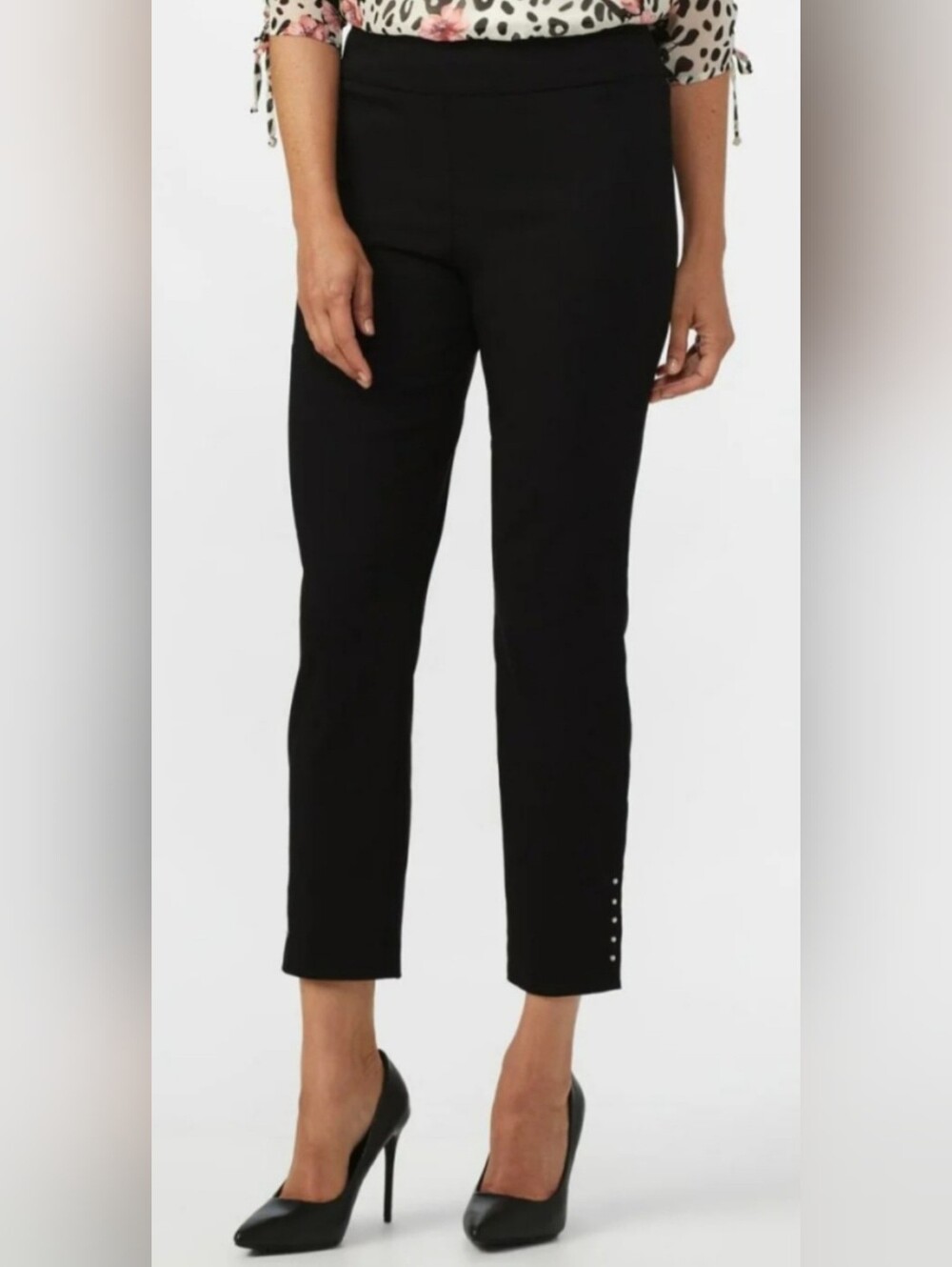 Roz & Ali Solid Millenium Tummy Panel Black Women's Rivet Trim Ankle Pants 18
